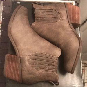 Women’s booties
